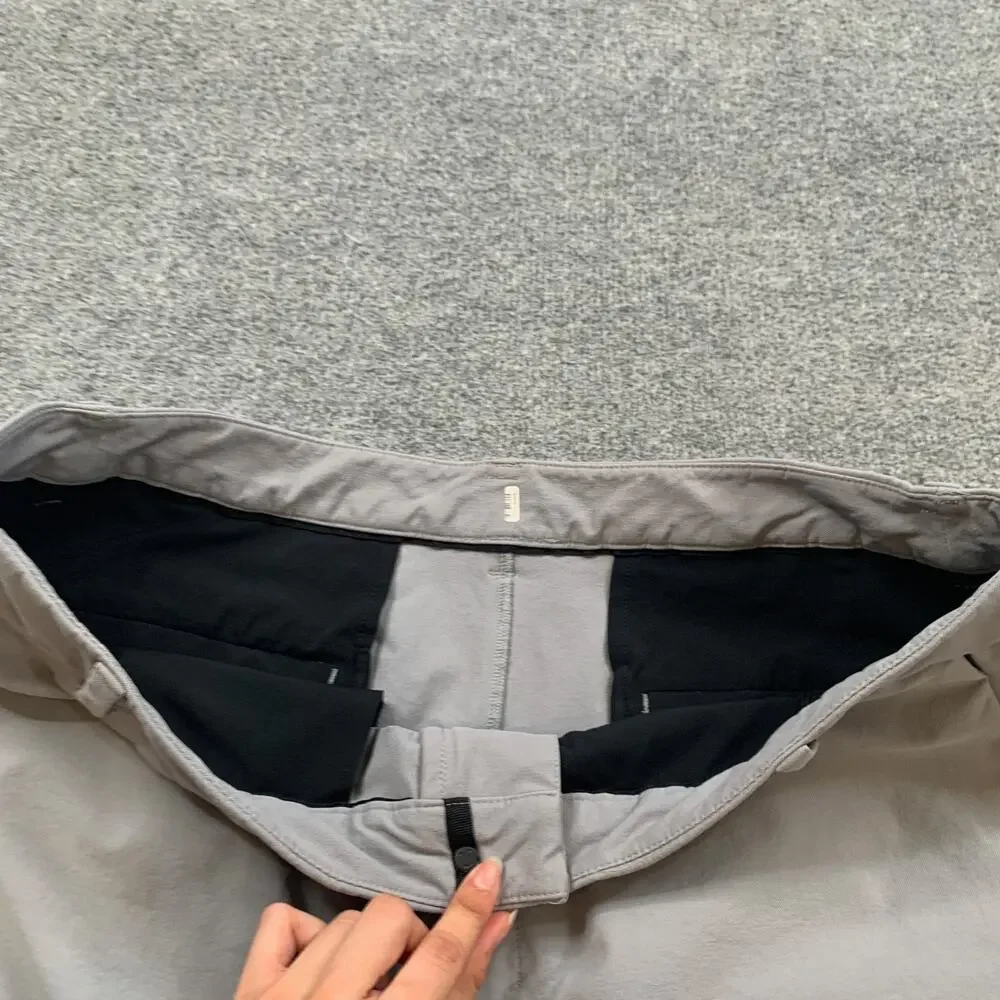 Lululemon Shorts Mens 38 Grey Commission Classic Sweat Wicking VersaTwill Pocket